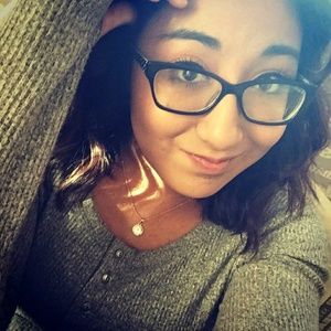 Meet your Posher, Raquel